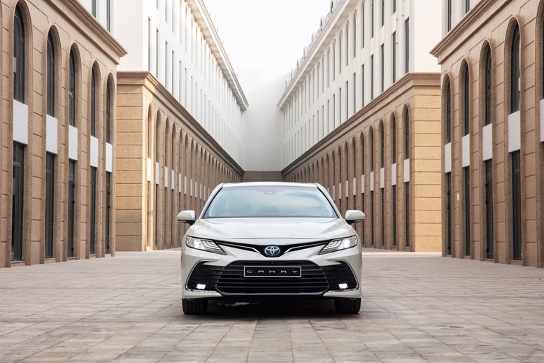 Kính chắn gió trên xe 33Win334 tỷ lệ trả thưởng cao Camry