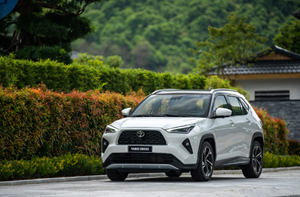 Cách dùng nút sấy kính sau 33Win334 tỷ lệ trả thưởng cao Yaris Cross