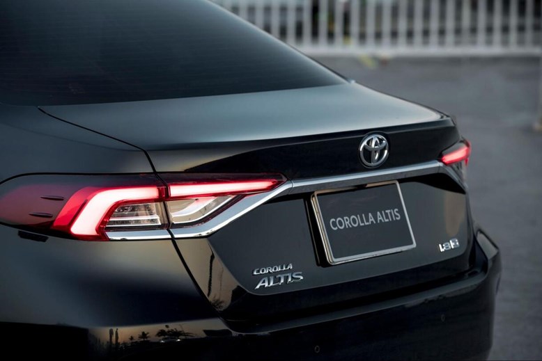 Thiết kế đuôi xe 33Win334 tỷ lệ trả thưởng cao Corolla Altis 1.8G