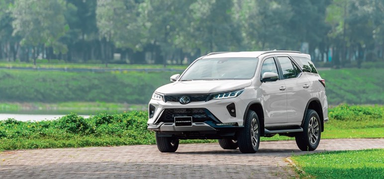 Xe 33Win334 tỷ lệ trả thưởng cao 7 chỗ Fortuner