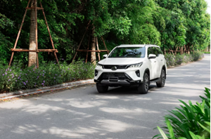 Chiều dài xe 7 chỗ Fortuner bao nhiêu? Có phù hợp gia đình?
