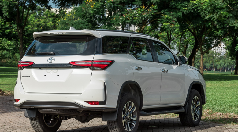 Đuôi xe 33Win334 tỷ lệ trả thưởng cao Fortuner