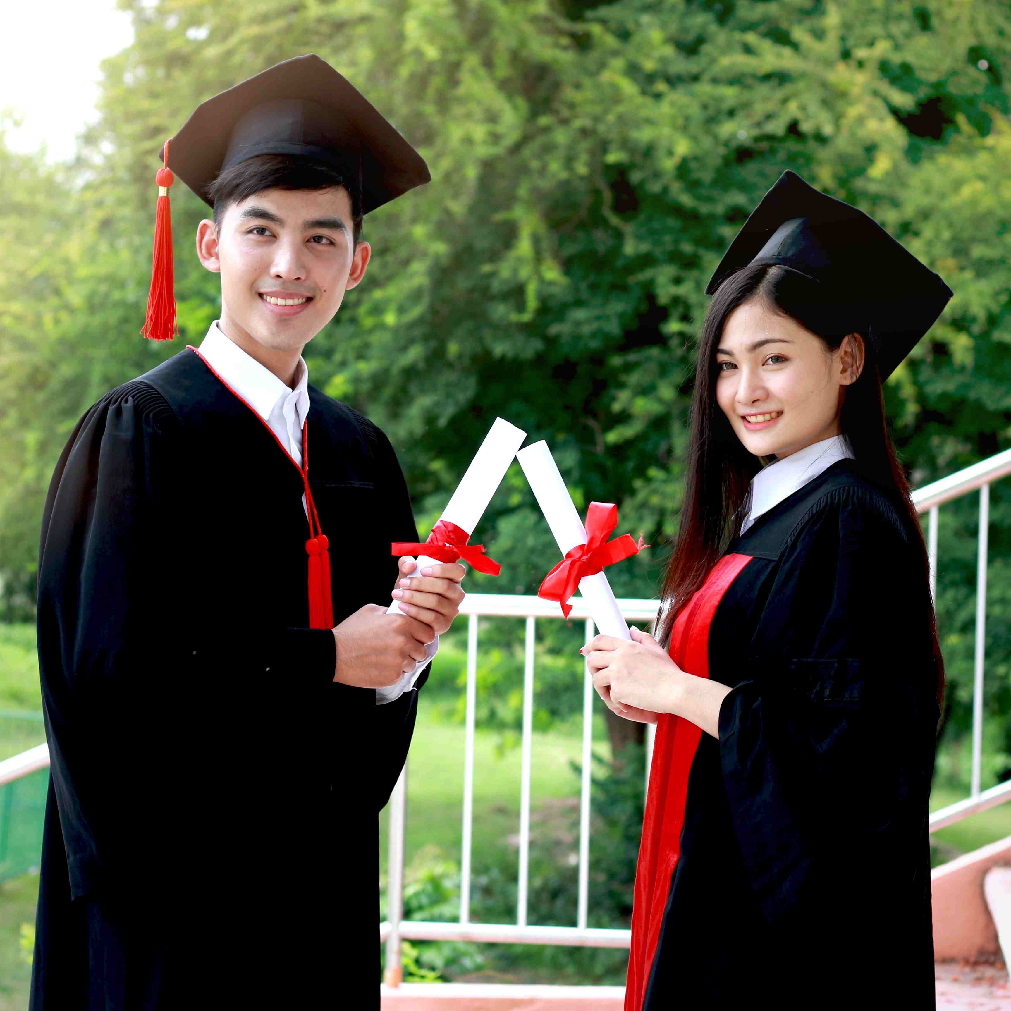 Giáo dục & Phát triển nguồn nhân lực