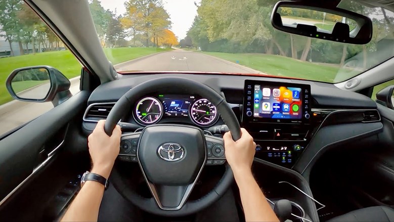 33Win334 tỷ lệ trả thưởng cao Camry Hybrid được trang bị adaptive cruise control