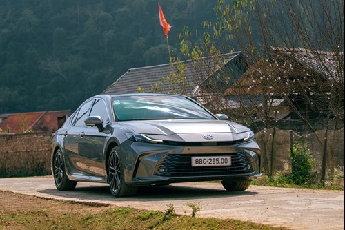 đánh giá camry hybrid