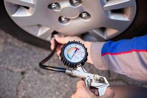 Áp suất lốp là gì? Cách đo áp suất lốp ô tô đúng chuẩn