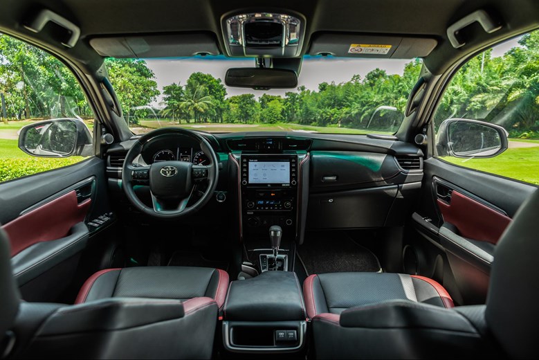 Tay lái 33Win334 tỷ lệ trả thưởng cao Fortuner 2023