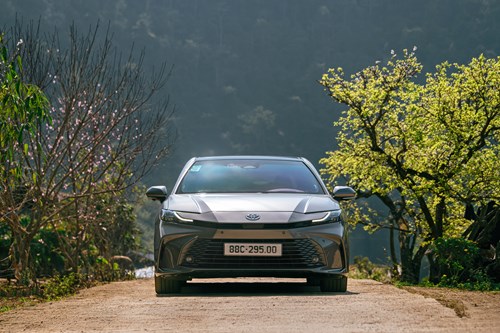 đánh giá camry hybrid