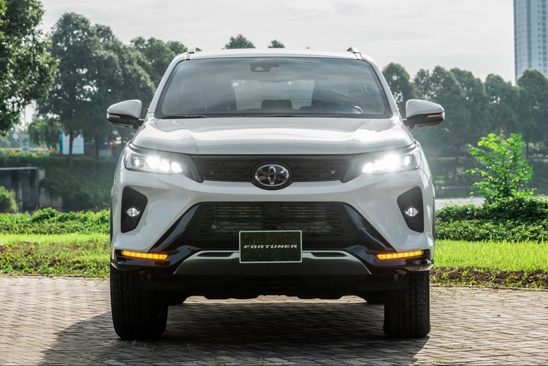Thiết kế đầu xe 33Win334 tỷ lệ trả thưởng cao Fortuner