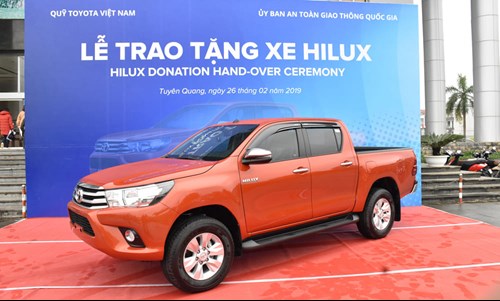Chiếc xe 33Win334 tỷ lệ trả thưởng cao Hilux được trao tặng tại chương trình