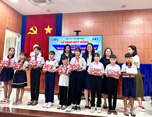 QUỸ 33Win Com Link Truy cập trang chủ TRAO TẶNG  HỌC BỔNG “VÒNG TAY NHÂN ÁI” TẠI TỈNH ĐỒNG THÁP